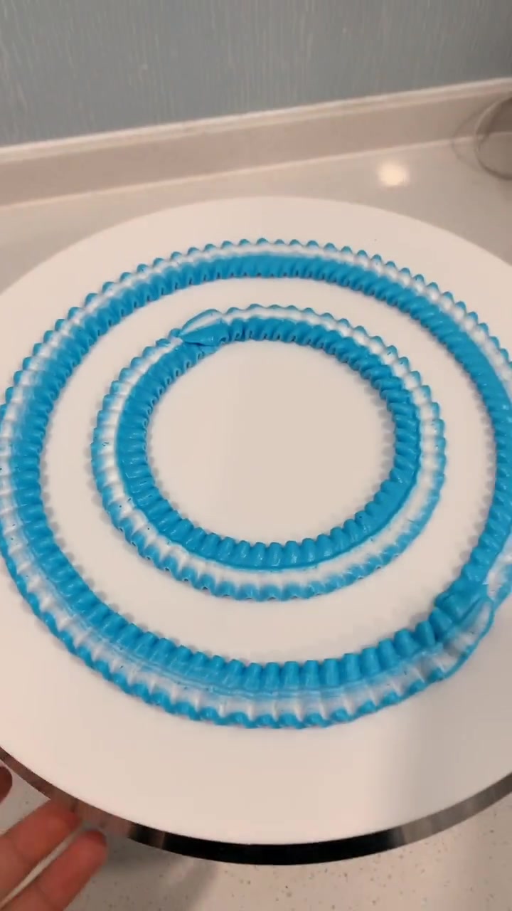 超好看的蛋糕裱花,这样做好像盛开的花朵,太治愈了