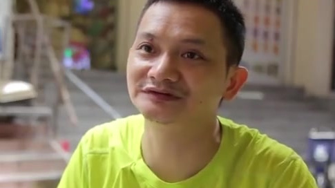 【宅男为保留传统卖钵仔糕:宅文化就是专一,想要“专一做传统的东西】广东广州,一名小伙混迹二