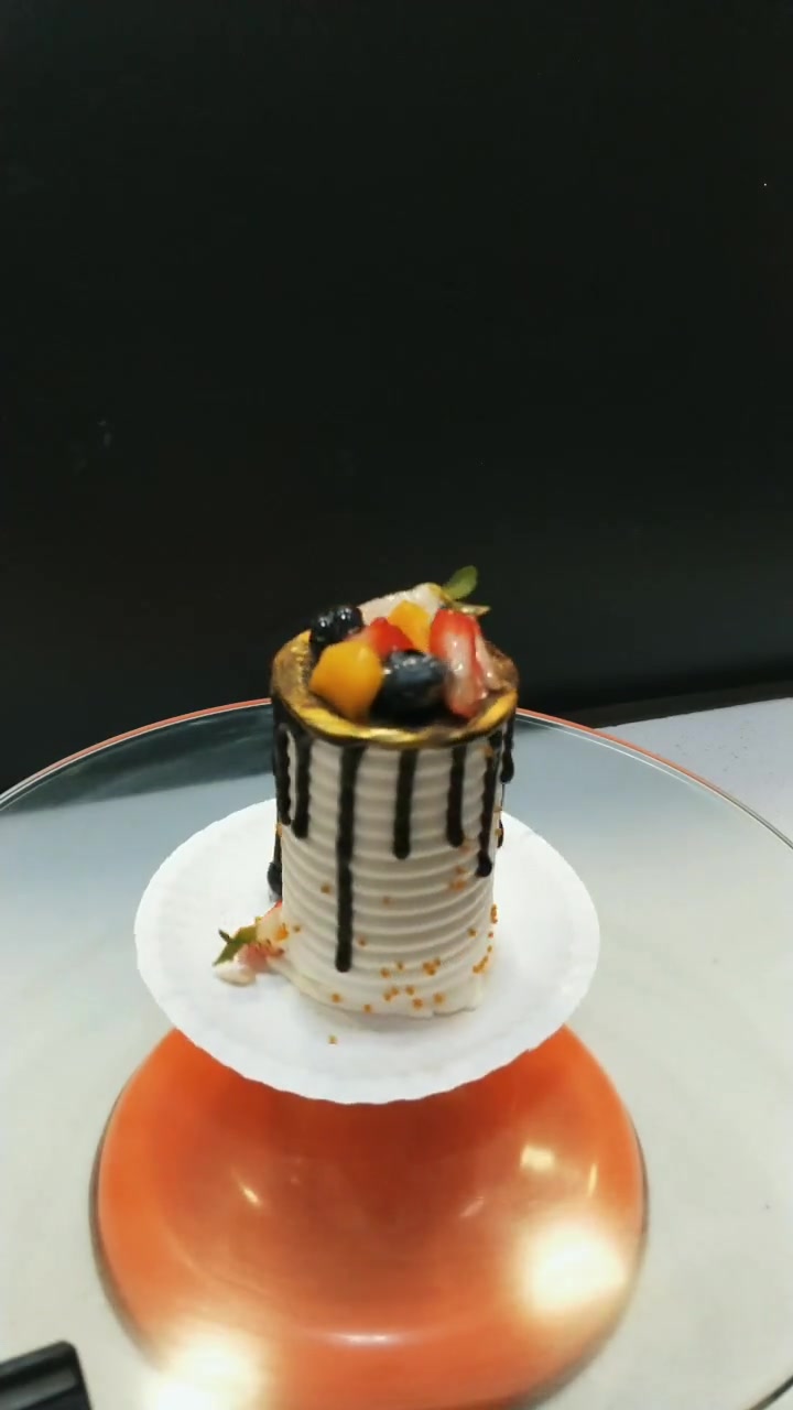 高难度2寸高层蛋糕,也能做的这么精致大方,网友:不用分了