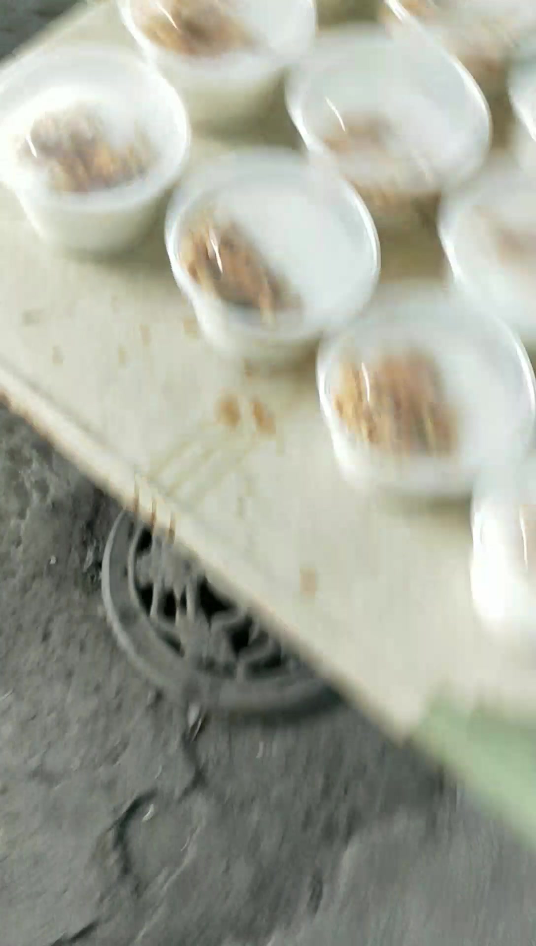 稀饭配花生米和榨菜,健康!