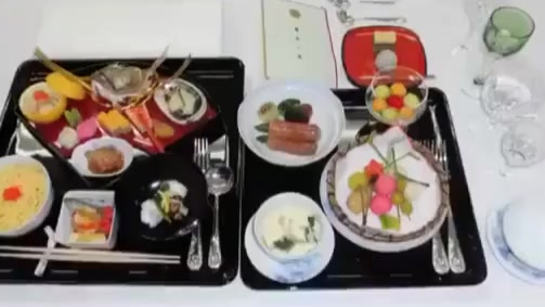 #日本德仁天皇即位#【日媒曝光天皇即位典礼晚宴菜品:伊势虾、鲷鱼烧与盐蒸鲍鱼】日本天皇即位