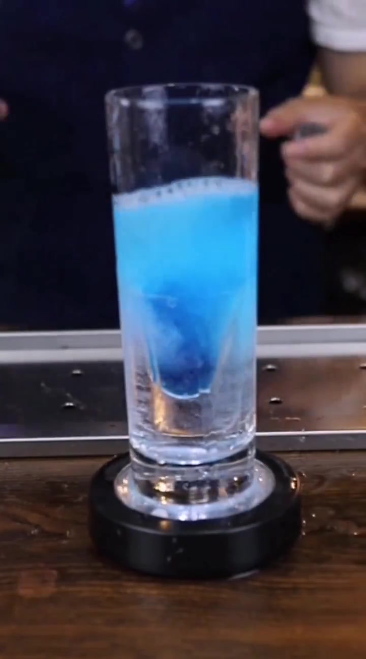 用养乐多调一杯好喝的鸡尾酒,最后的那一步,才是真正的灵魂吧