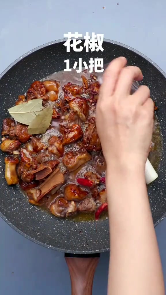 霜降节气来了!又到了吃鸭肉的最佳时节,美味黑木耳啤酒鸭