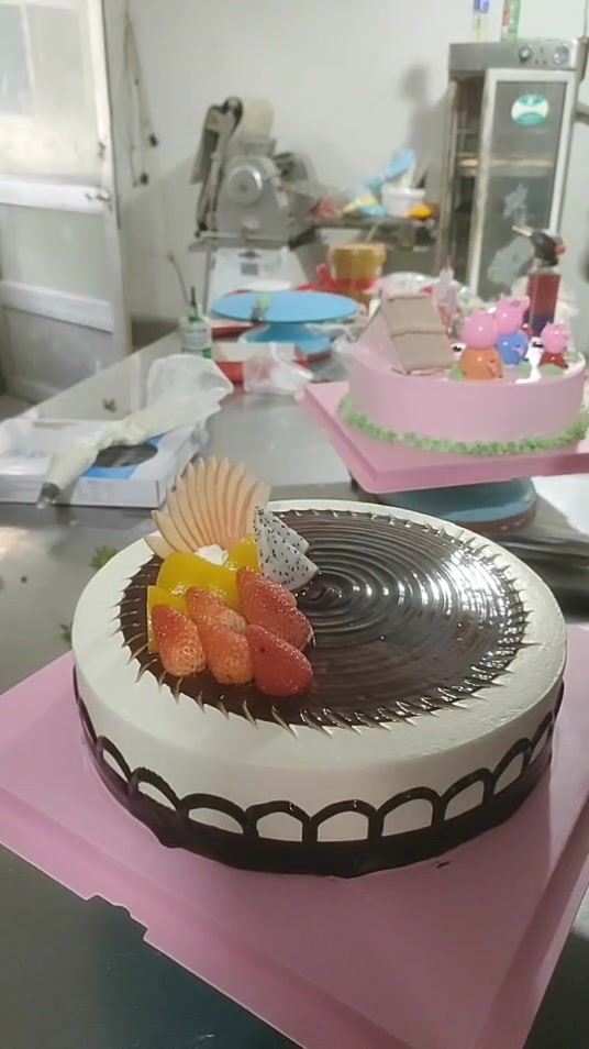 超大气的欧式蛋糕花样,这样做出来的蛋糕,让人食欲满满