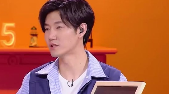 《我们恋爱吧》新一轮的写信与收信环节,观察团的成员们通过自己的经验与判断,有的吃到了蛋糕,