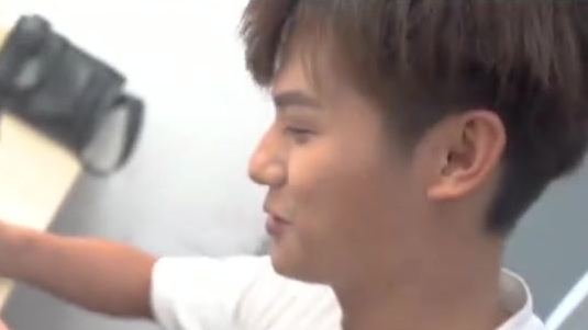 如何将一只小狗画出土拨鼠的感jio?活力郑业成灵魂示范围观一下?大成画出心中的家,画风虽然