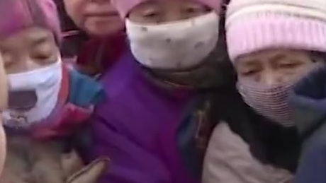 【老人疑因存款未给鸡蛋气到脑出血,郑州银行:其不符活动标准】近日有媒体报道称,一对七旬老人