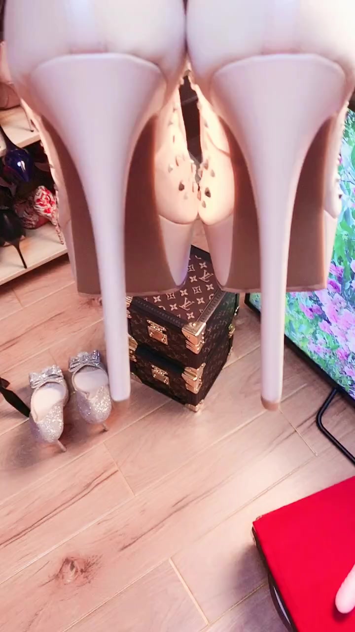 鱼嘴恨天高做工精细美观,个性十足更适合长腿女人