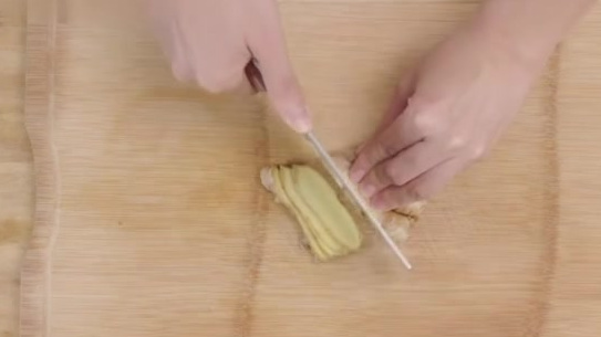 【立冬滋补必备:羊排汤】明日立冬。这一碗羊排汤让你全身暖呼呼!让冬天不再寒冷~~ 今儿个先