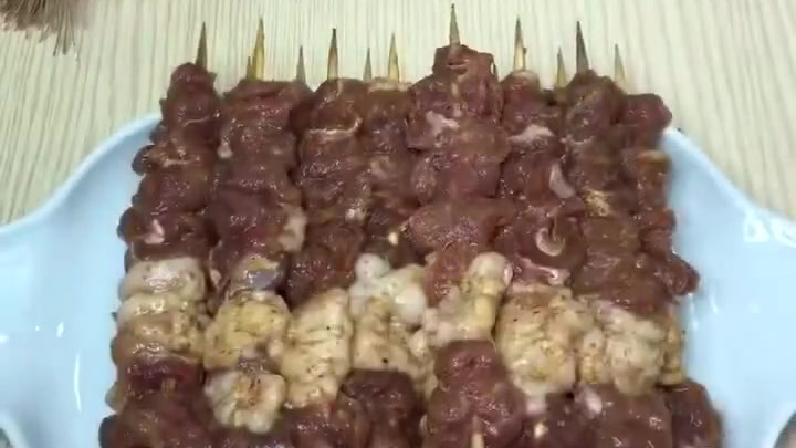 烤羊肉串的腌制方法……