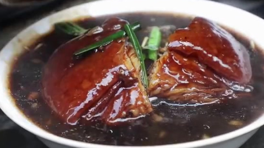 【立冬寒羊肉如膏,今天来碗红烧羊肉面吧】冬天来啦,冬日的羊肉肥美,若能就着红烧羊肉再来上一