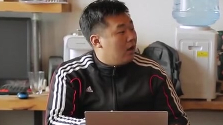 【无油白菜海鲜卷】有没有低脂,好吃又健康的美食?答案是有,这道菜就是。白菜+番茄+洋葱+鱿