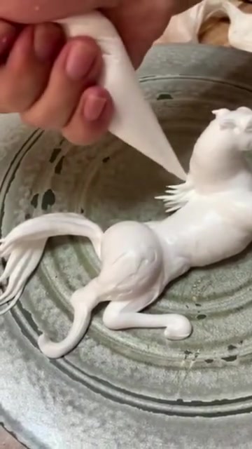 奶油生肖马教程,看完就感觉没有点美术功底,真不敢轻易做蛋糕师