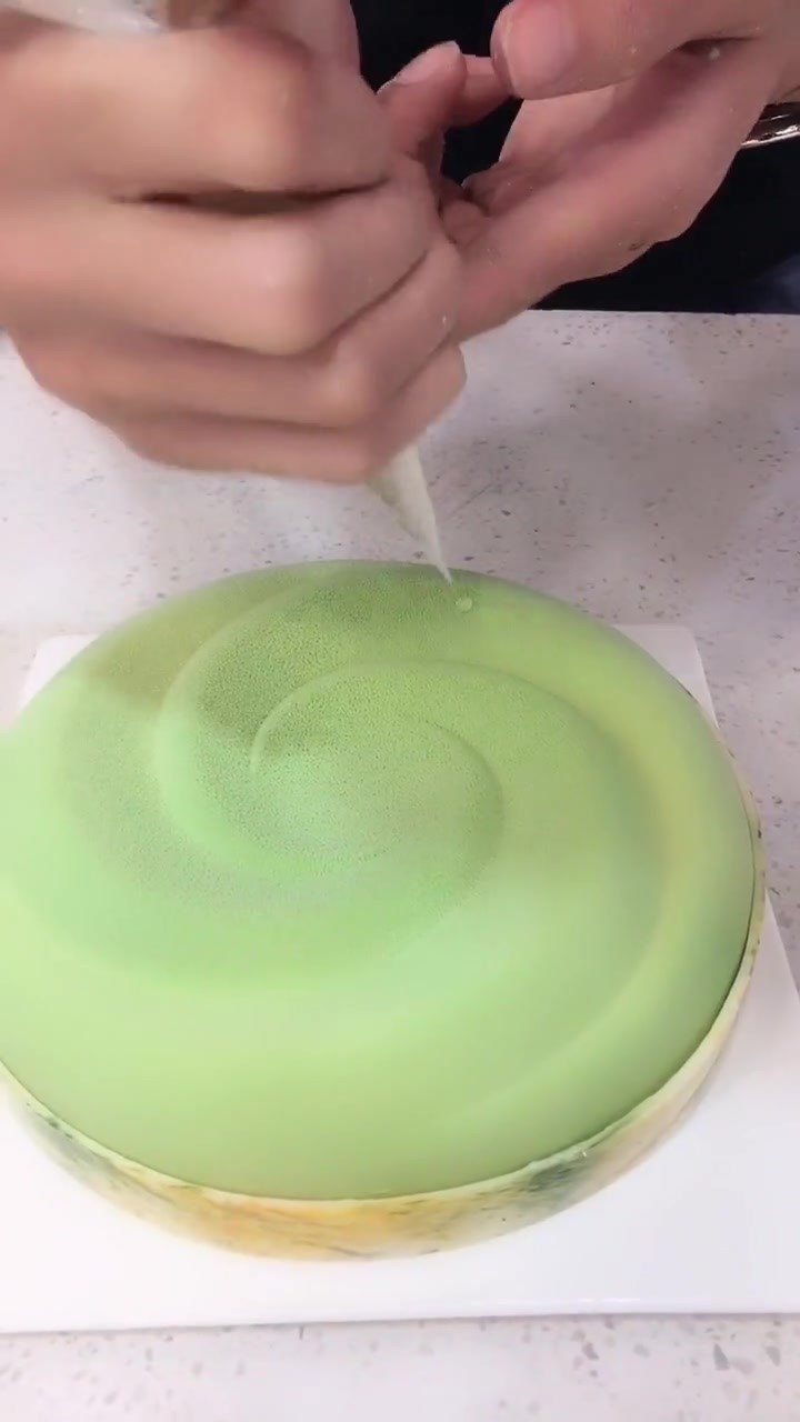 你们要的王源设计款蛋糕,做好的成品是这样,你们可还喜欢?