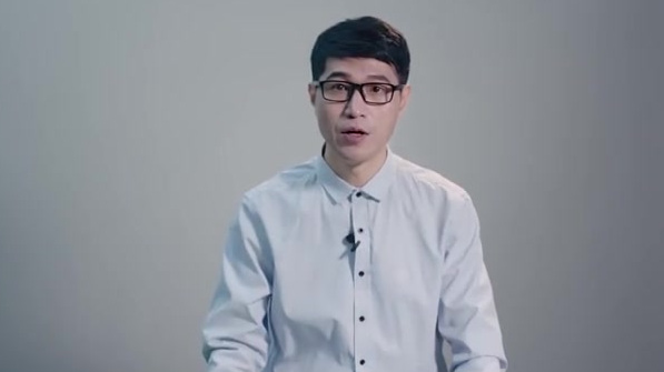 【孩子食物过敏会有哪些症状?家长必知!】当孩子添加辅食后,如果吃了一种新的食物,随后出现呕