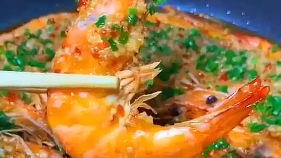 【看饿了!超美味的大虾做法】金针菇+大虾+蒜蓉,绝配做法,好吃到飞起!