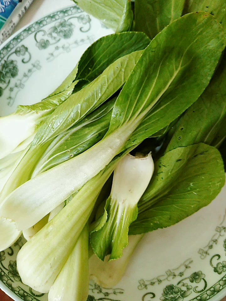上海青新炒法,和豆腐干一起炒,翠绿鲜嫩,香辣爽口