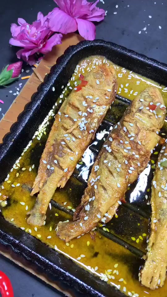 铁板黄花鱼做法来袭,这是什么神仙做法,等不及想尝试一下了