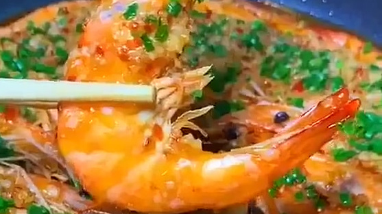 【看饿了!超美味的大虾做法】金针菇+大虾+蒜蓉,绝配做法,好吃到飞起,转存试试~