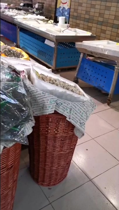 海产品堆头蓝陈列效果