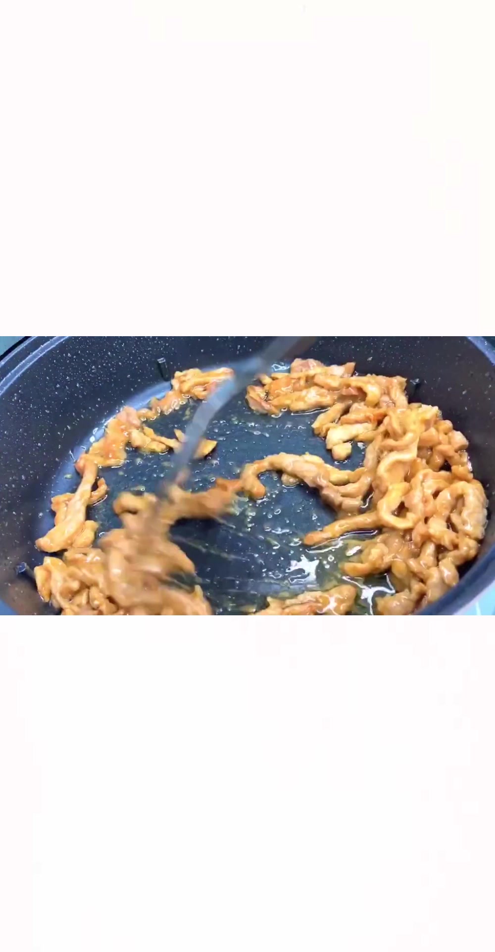 鱼香肉丝,用料做法都很简单咸鲜下饭,一口气吃了三碗米饭!