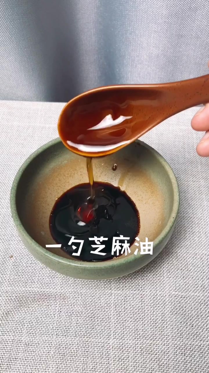 用十元钱,做一道蟹黄面!