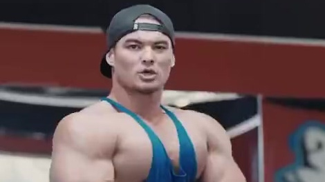 杰瑞米FST—7胸肌训练!冠军教头经常提到flexing and posing!意思就是在