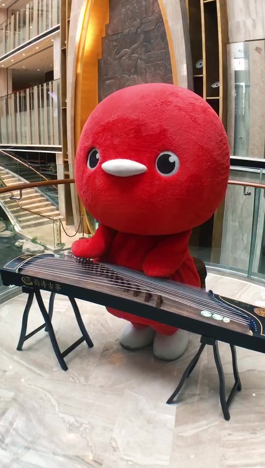 小鸡出游记——弹古筝