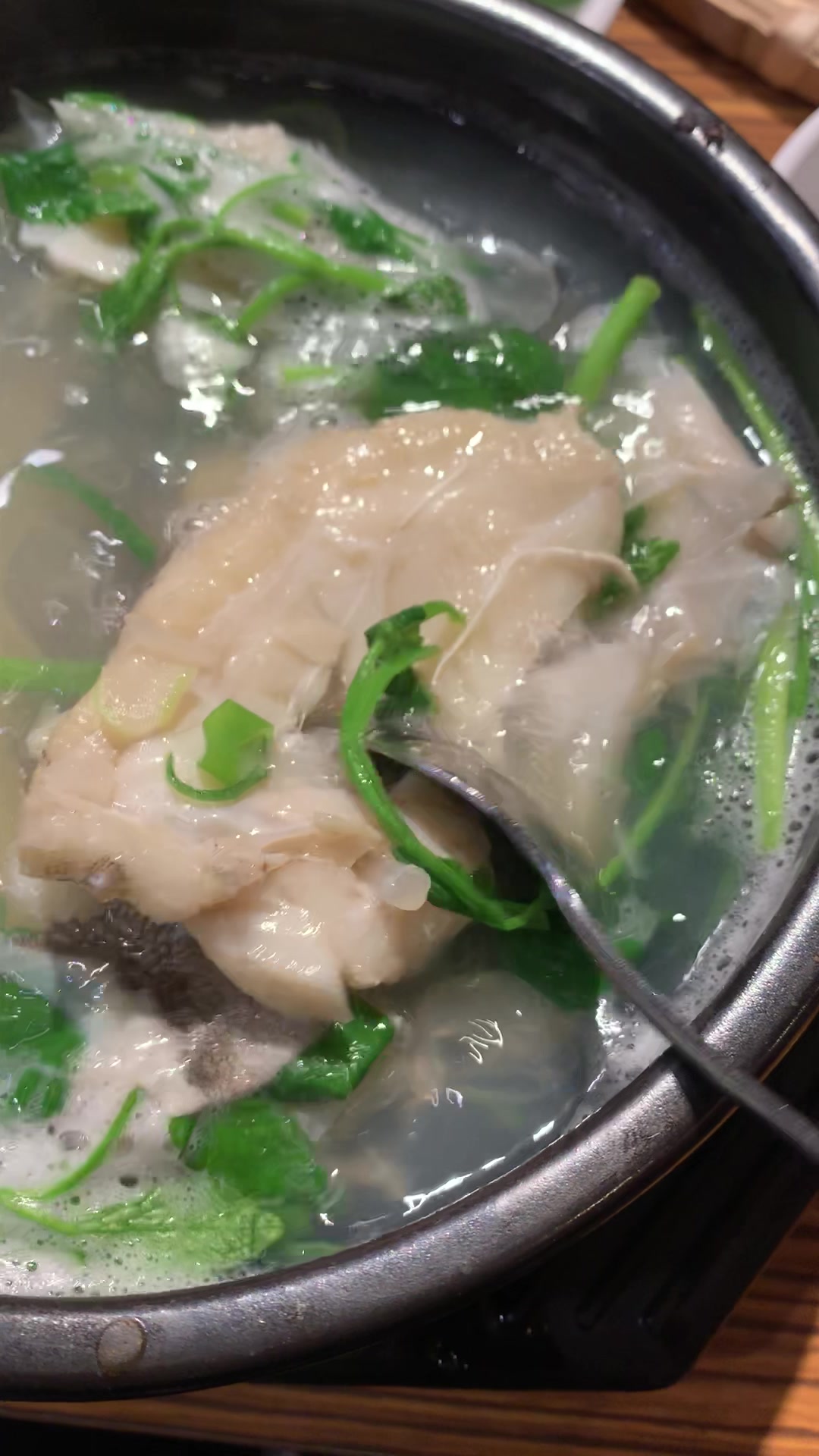 韩国冬季美食鳕鱼汤!营养价值极高!汤汁清淡鲜美!超级推荐!