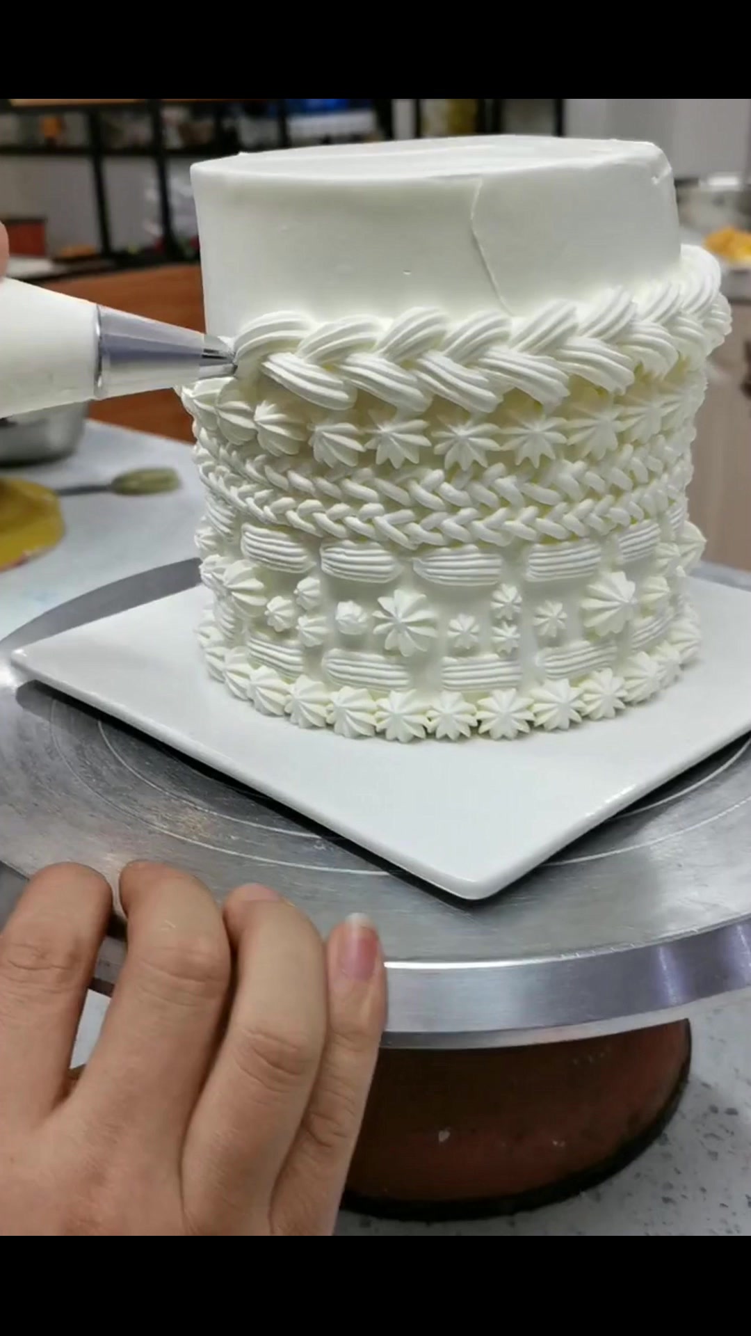 这是我见过最精致的蛋糕,完成的那一刻,惊艳到我了!