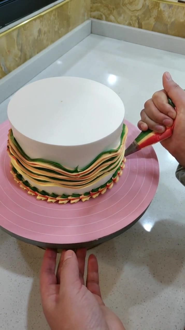 预选圣诞节橱窗蛋糕,新来蛋糕师分分钟就做了一款,简单又可爱!