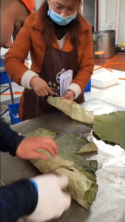 荷叶糟鱼就是这样做出来的