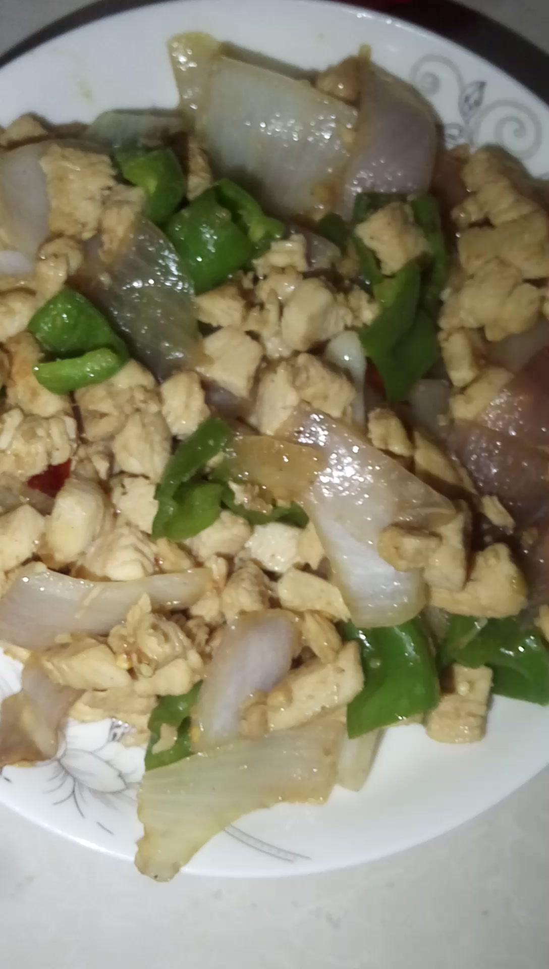 鸡胸脯肉这样炒,小孩喜欢吃,营养搭配合理,你们觉得呐