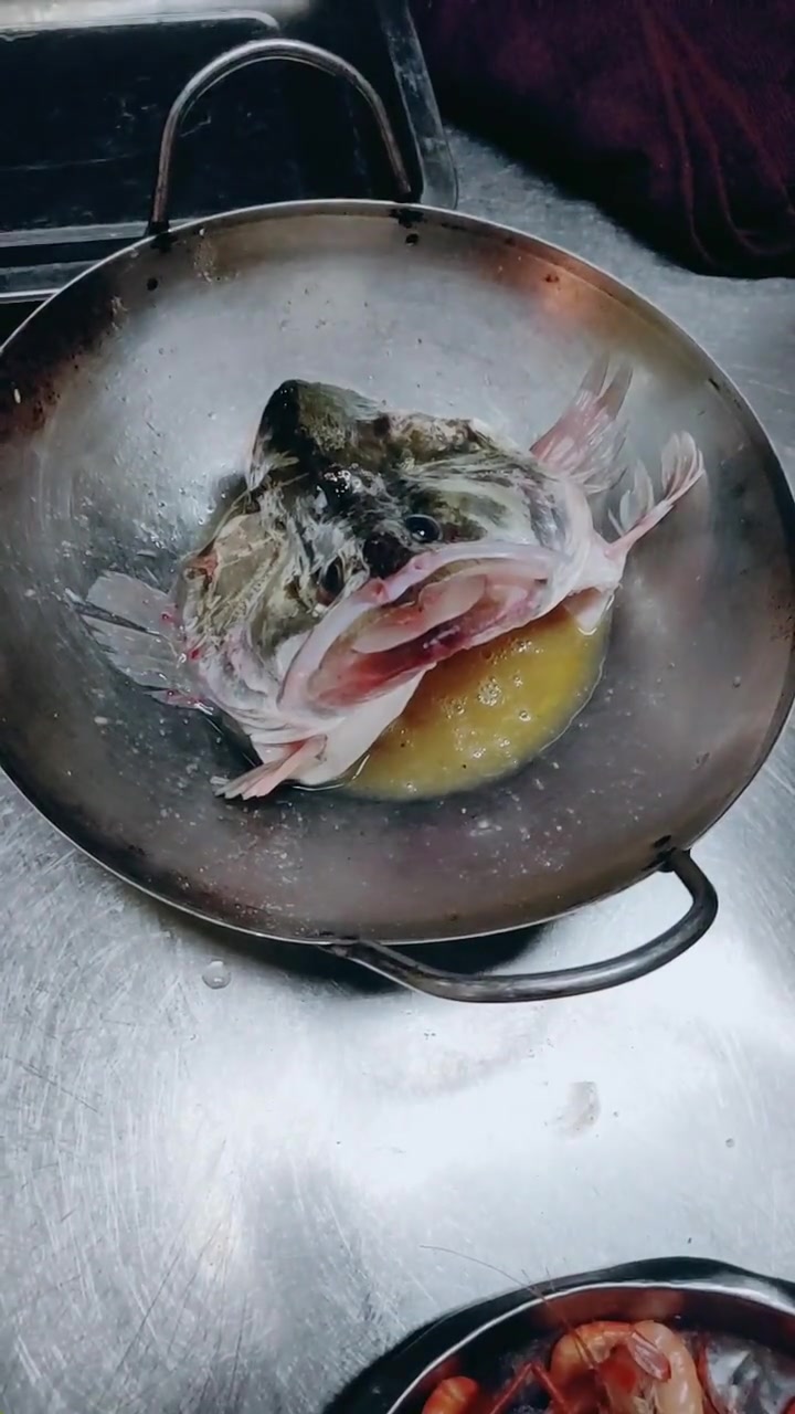 松子桂鱼的做法视频教程,简单易学,朋友来拿它招待特有面子