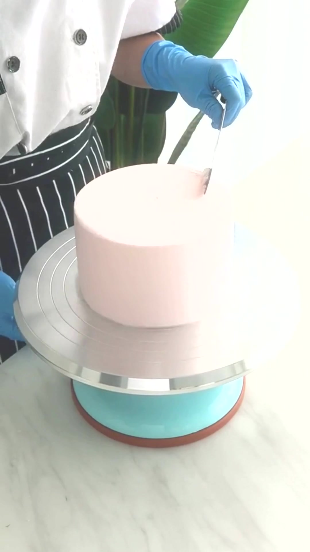 没点花样都不好意思做蛋糕,眼前这一幕,最适合家里有龙凤胎的了