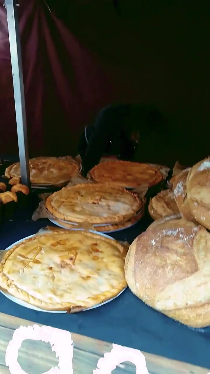 这就是西班牙的大面包,感觉吃完这一个,一天都不用吃饭了!