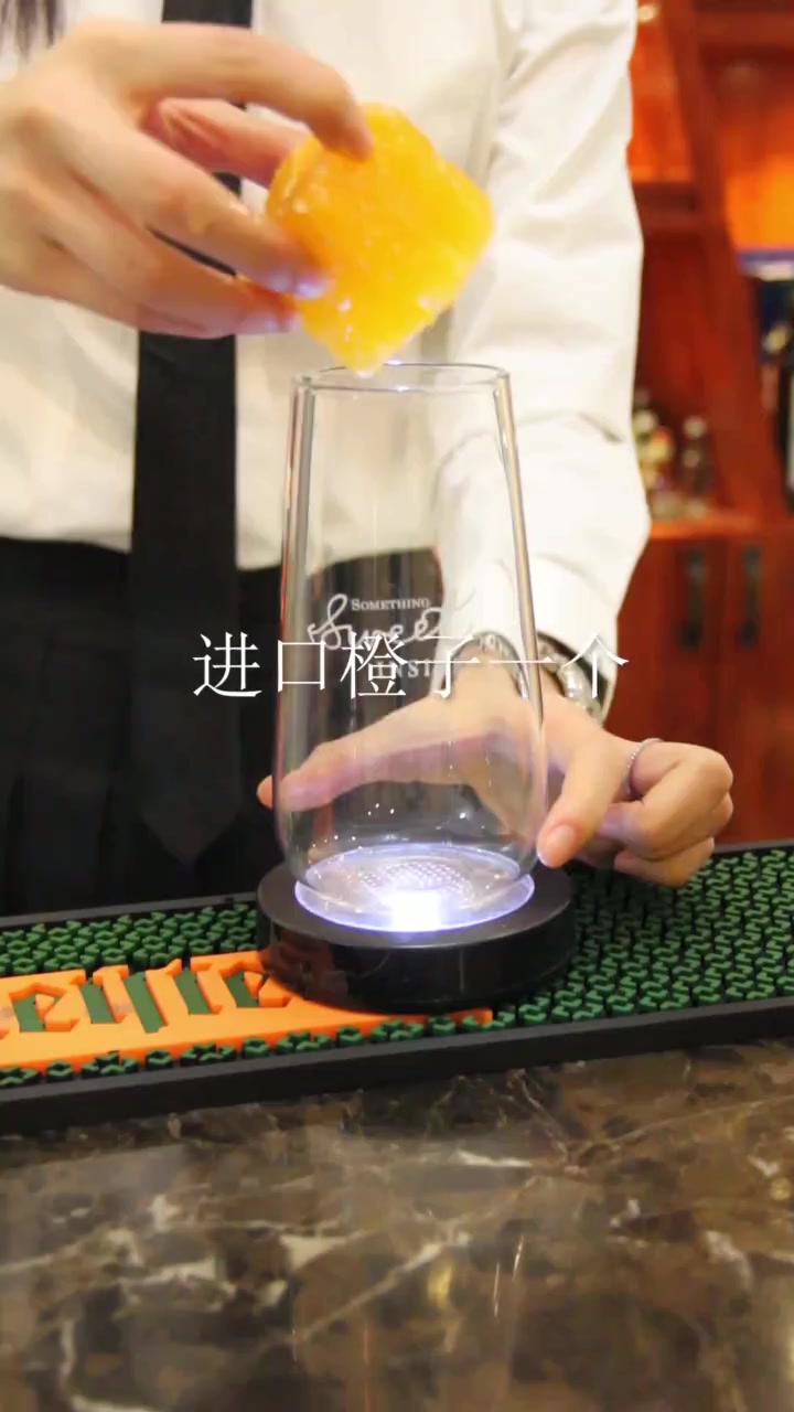 充满少女心的一杯鸡尾酒,颜值和口味俱佳,聚会必备