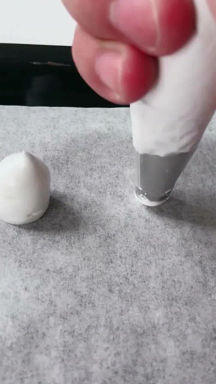 一个蛋糕制作教程,你看得出是哪部动画里的人物吗?完成很可爱哦