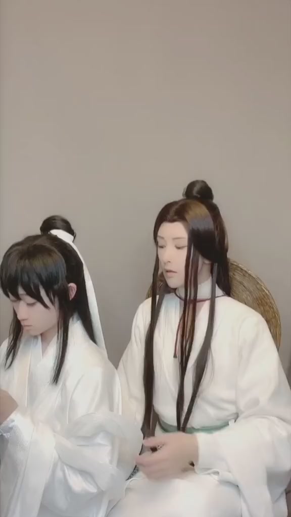 天官赐福,给若邪洗澡,谢怜:你怎么一股花花的味道!