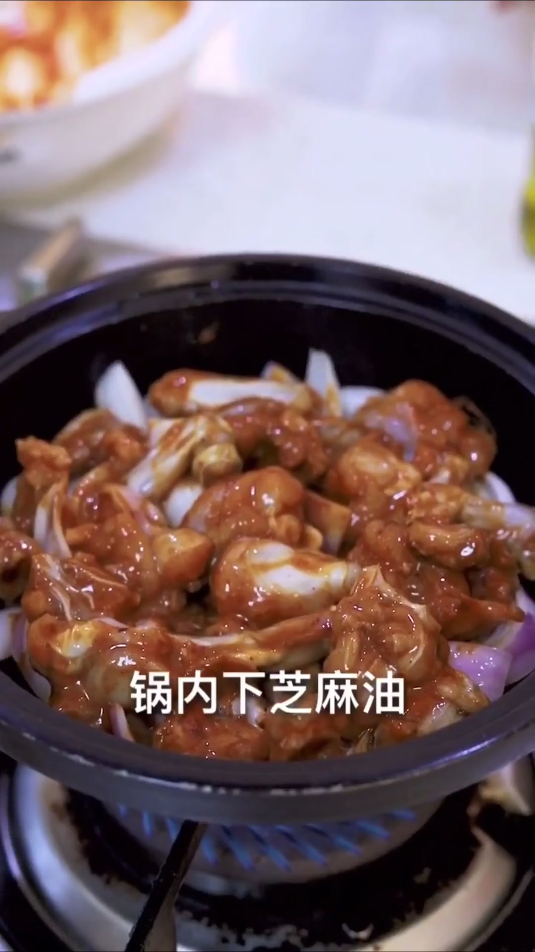 教你露一手之酱烧田鸡,都下锅了,田鸡腿还在动呢,超有食欲