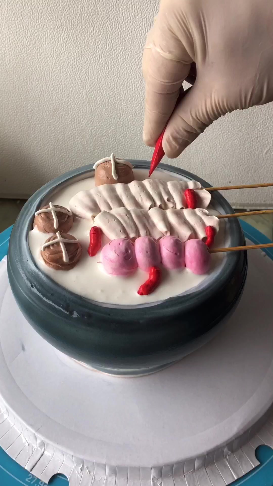 蛋糕师制作火锅蛋糕,看到成品的那一刻,高手在民间!