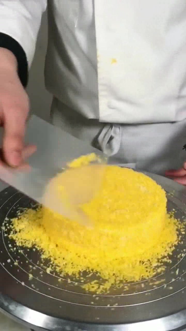 这汉堡包蛋糕,一口气吃不完啊,样子超级逼真!