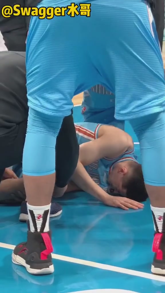 回顾阿不都沙拉木受伤倒地,希望没事