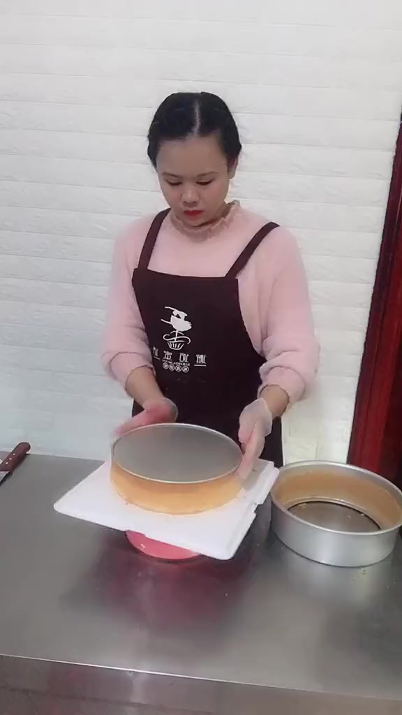 100块钱定做的蛋糕,看到成品的那一刻,网友:这钱花的值!