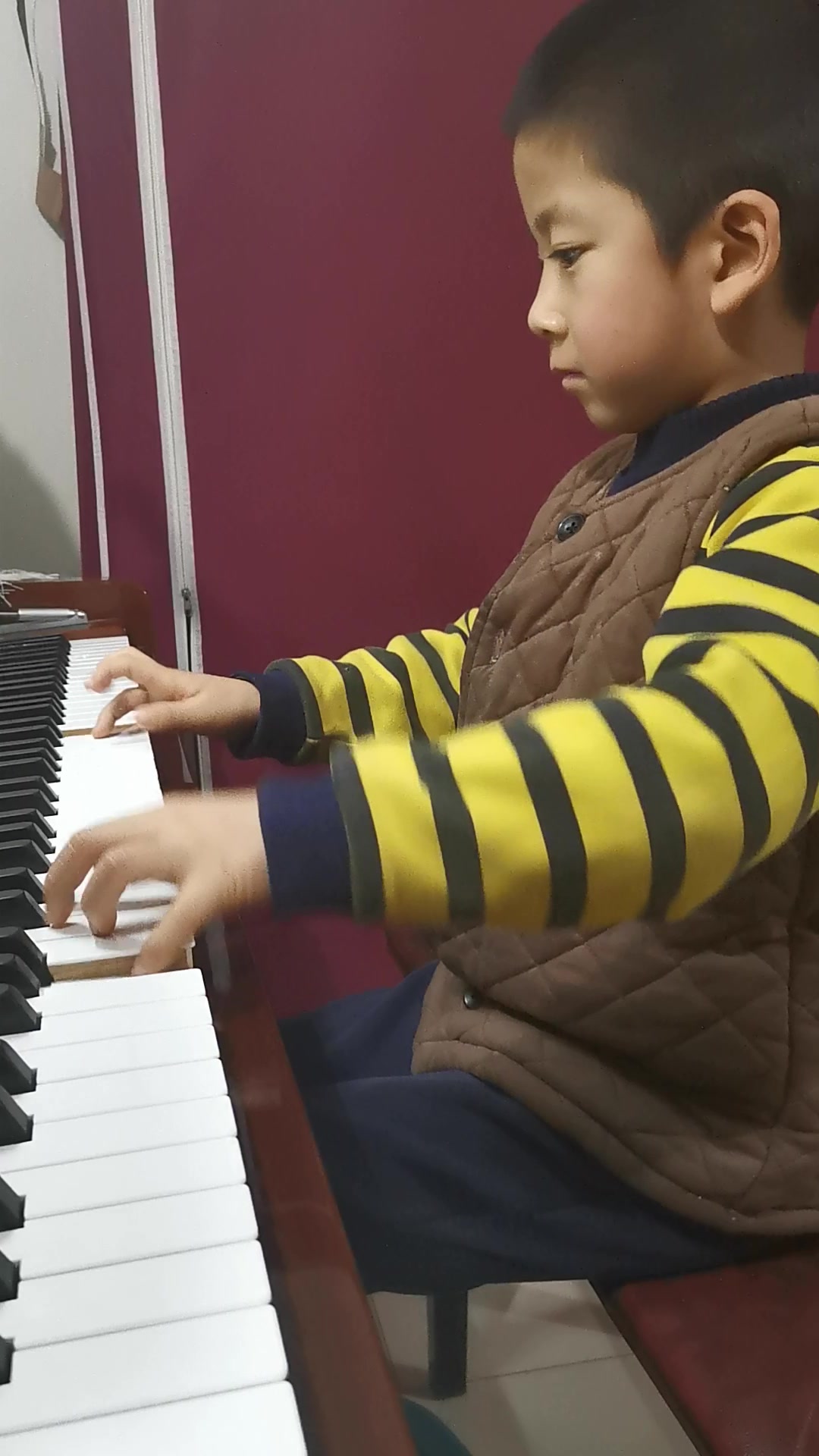 五岁宝宝弹奏《四小天鹅舞曲》