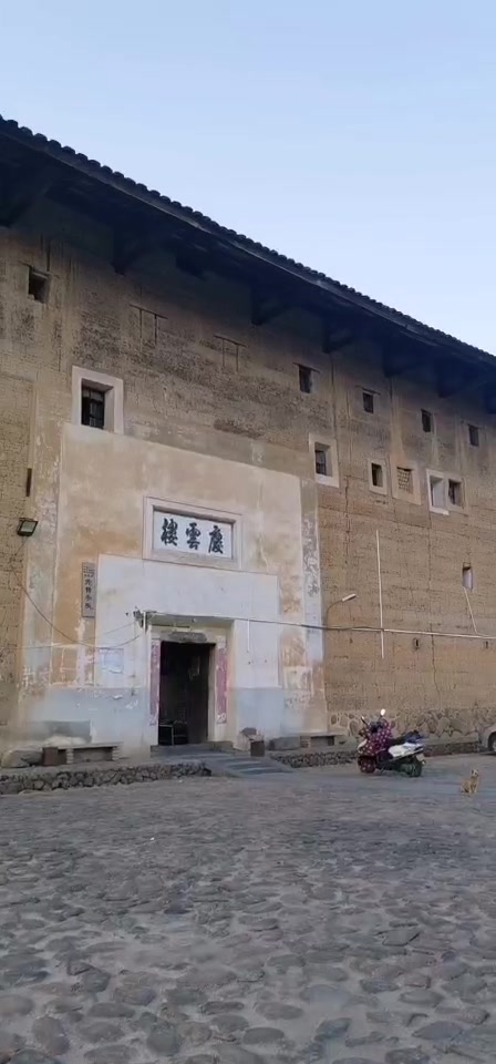 再来一个方形的土楼