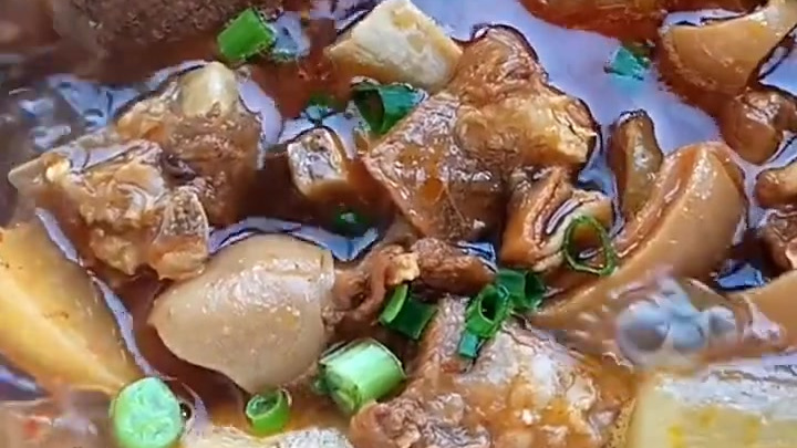 【羊肉烧萝卜,冬季滋补又养胃】 冬日里的御寒美食,一起来分享吧。
