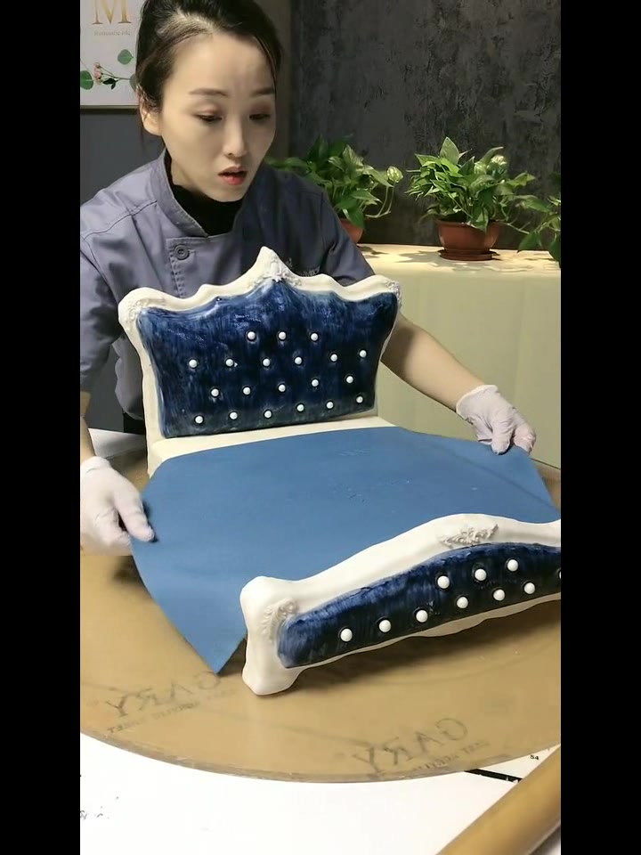 高手在民间,美女蛋糕师把蛋糕做这么高大上,都不舍得吃了!