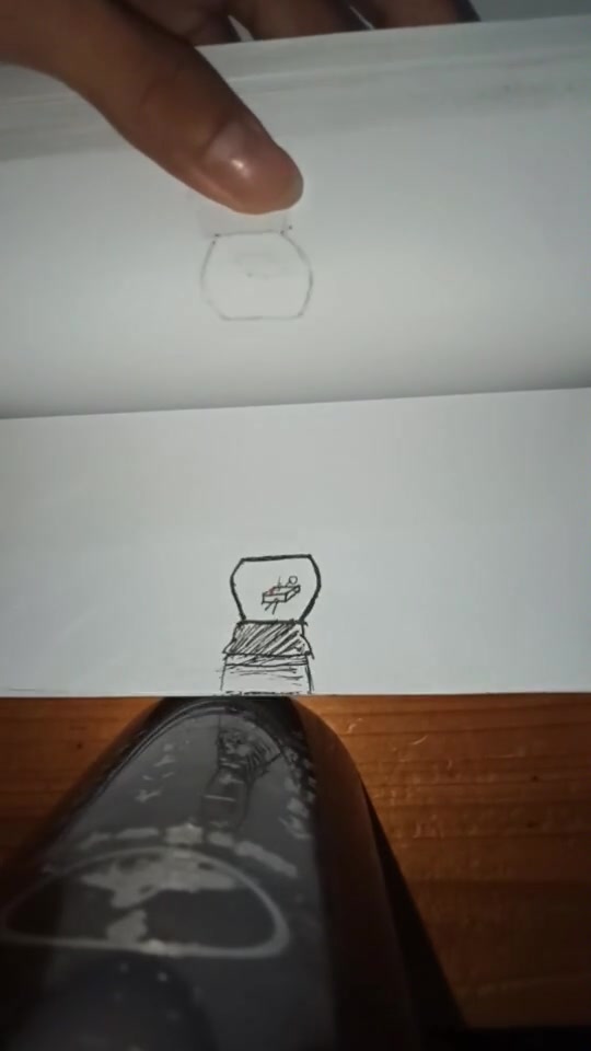 牛人手绘手翻画,纸上吃鸡,才降落就有空投捡,瞬间八倍镜到手!