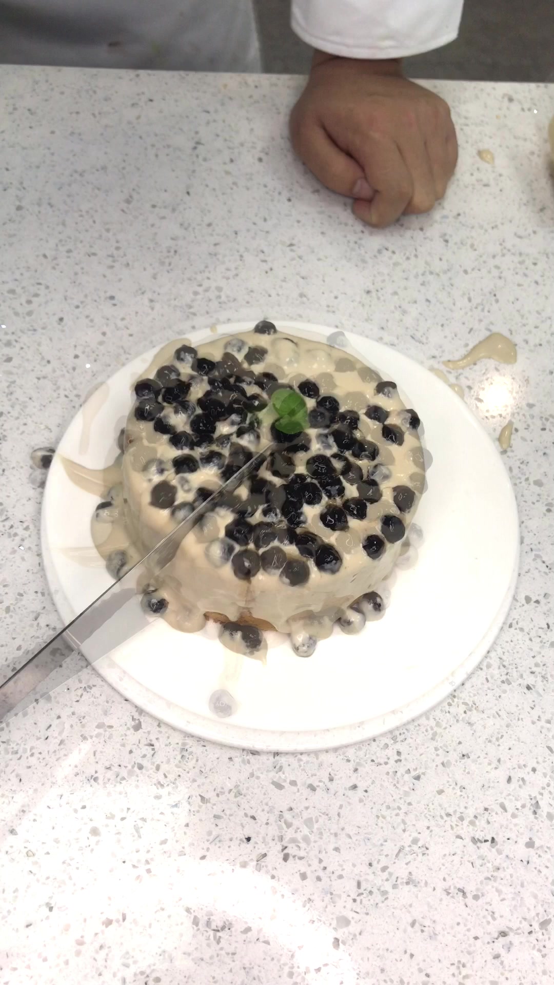 会爆浆的黑珍珠奶茶蛋糕,你吃过吗?